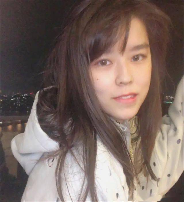 
鹿晗旗下女主播选秀？这颜值不出道惋惜了 做的事却让人啼笑皆非_星空·综合体育(图3)